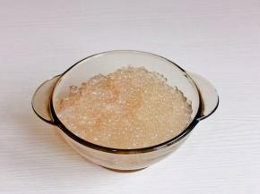 用冷水冲洗至粒粒饱满。