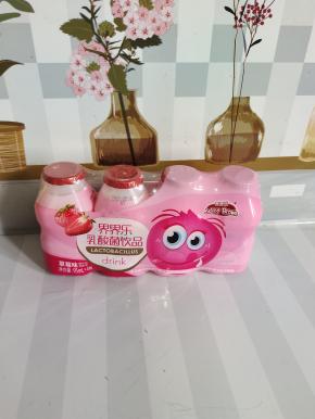 准备好你喜欢的酸奶，也可以用纯牛奶，椰奶来代替！