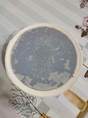 去掉外包装！（这个买回来要放在阴凉干燥处保存，如果开封后需要冰箱冷藏保存哦！）