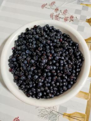 把蓝莓里面的梗都摘出来！以免影响口感！