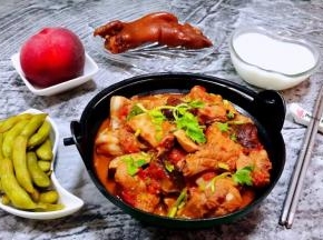 番茄香菇排骨营养价值都是非常丰富经常食用对身体有益