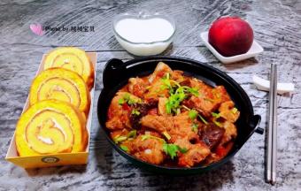 搭配鲜牛奶、奶油蛋糕卷、水蜜桃一起吃超级完美