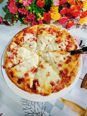 趁热用刀切成小块儿！