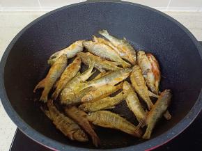 煎到两面金黄。