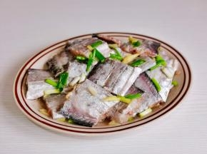 抓拌均匀腌制30分钟。