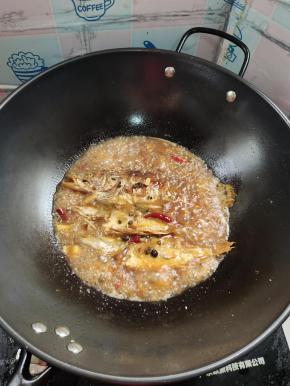 大火烧开，再调小火慢炖5分钟左右！