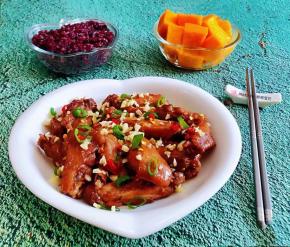 搭配杂粮米饭和水果一起吃棒棒哒