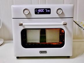 上下180度烤35分钟，注意观察颜色，上色加盖锡纸。