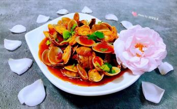 蒜蓉辣椒酱炒花甲也是宴客必备的拿手好菜哦