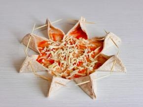 撒少许马苏里拉芝士。