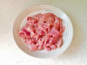 抓拌均匀，腌制十分钟。