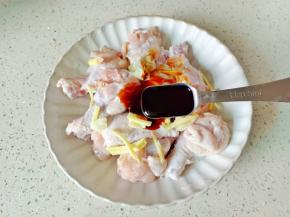 加上蚝油一勺。