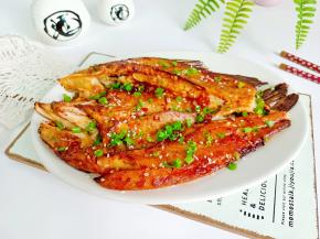 鲈鱼口感细腻，肉厚刺少，嫩滑鲜美！