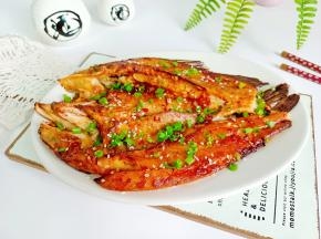 鲈鱼口感细腻，肉厚刺少，嫩滑鲜美！