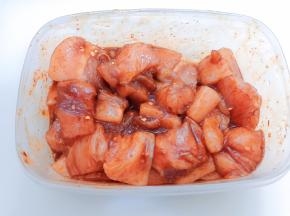 抓匀放入冰箱冷藏腌制2个小时