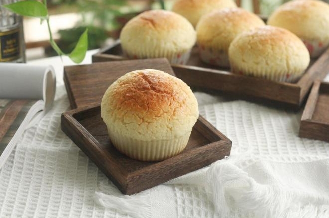 百吃不腻中种菠萝包，自然开裂，经典酥皮菠萝包！