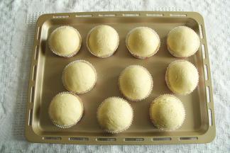 快发好，提前取出，预热烤箱，上下200度。