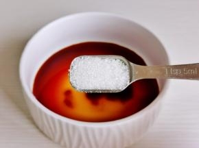 1勺白砂糖。