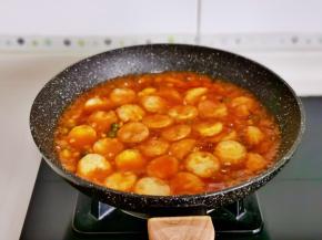 加入煎好的豆腐，煮至浓稠关火。