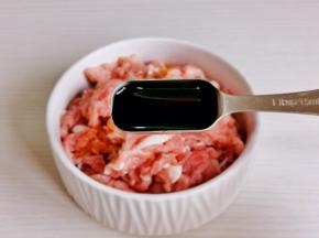 加入生抽，老抽。