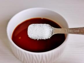 1勺白砂糖。