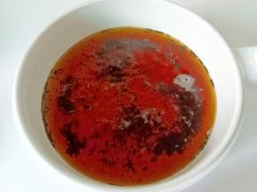 加入开水【开水的量根据喜好来加，喜欢茶味浓的少加一点】煮沸。