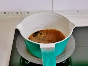 烧开至红糖融化。