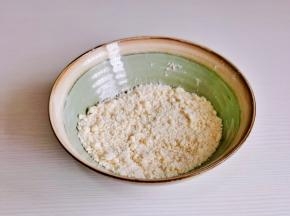 混合成酥粒状。