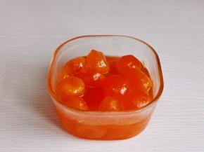 咸蛋黄加玉米油浸泡一夜可以去腥味。