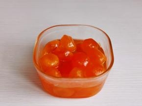 咸蛋黄加玉米油浸泡一夜可以去腥味。