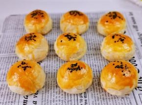 简单零失败的蛋黄酥。