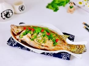 香菜味掩盖了鱼的腥气。