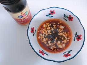 加入蚝油搅拌均匀