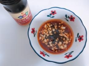 加入蚝油搅拌均匀