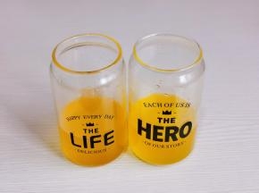 均匀倒入两个杯中，凉后放入冰箱冷藏至凝固。