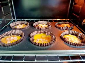 放入预热好的烤箱，放中层。