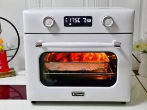 上下175度烤45-50分钟，烤20分钟取出刷油，提前5分钟取出刷蜂蜜，撒芝麻。（时间需要根据鸡腿的大小调整）