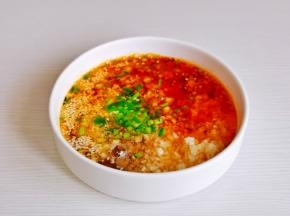 淋上热油搅拌均匀。