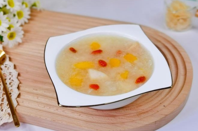 芒果蜜桃银耳羹