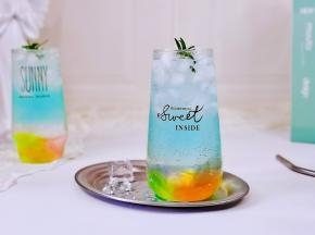 高颜值鸡尾酒。