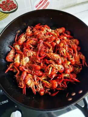 大火煮开后转中火煮5分钟即可。