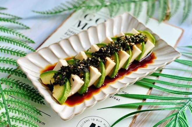 日式小清新，牛油果冷豆腐，10分钟上桌，清爽鲜嫩，好吃不腻