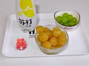 青提洗净对半切开。