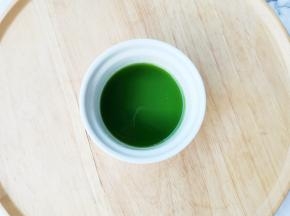 剩下的切小块榨汁过滤。