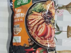准备家乐番茄螺蛳粉一包！这个是醇正柳州风味，火锅系列的！新出的产品，大家有机会可以品尝一下哦！