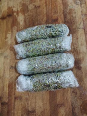 处理好的鲜花椒，放进冰箱冷冻保存！吃多少取多少！特别的方便！