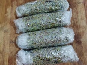 处理好的鲜花椒，放进冰箱冷冻保存！吃多少取多少！特别的方便！