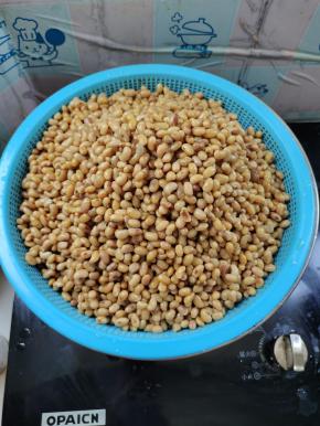 捞出沥干水分，晾凉备用！