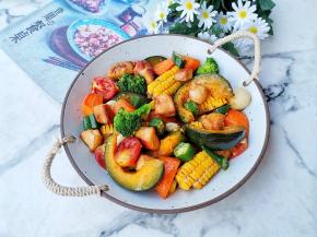 低卡饱腹，简单又好吃的鸡胸肉烤时蔬就做好啦～