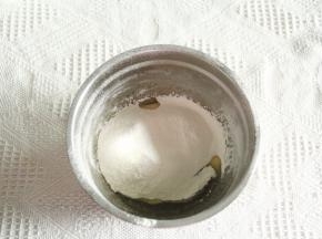 中筋面粉筛入。